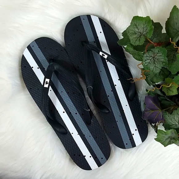 NWOT, WFS, blk, wht. Gray, flipflops, Sz11/12 - Picture 2 of 5